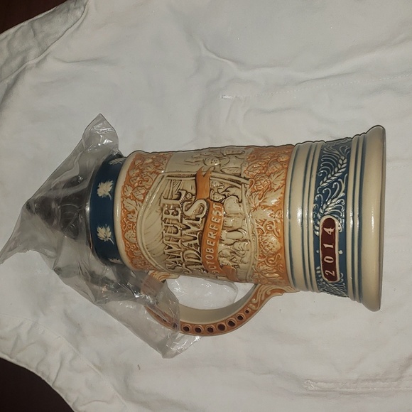 Samuel Adams 2013 & 2014 commemorative Octoberfest collectable steins - Picture 3 of 14